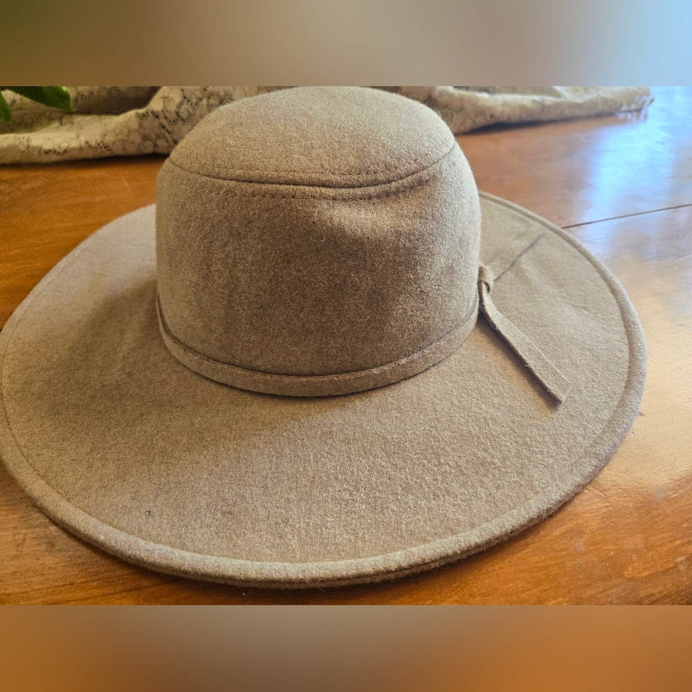 🤎 Women’s Tan Floppy Hat – Classic Boho Chic